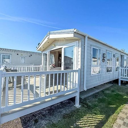 Beautiful Caravan With Decking Wifi At St Osyth Beach Holiday Park Ref 28077Dw 클랙톤온씨 외부 사진