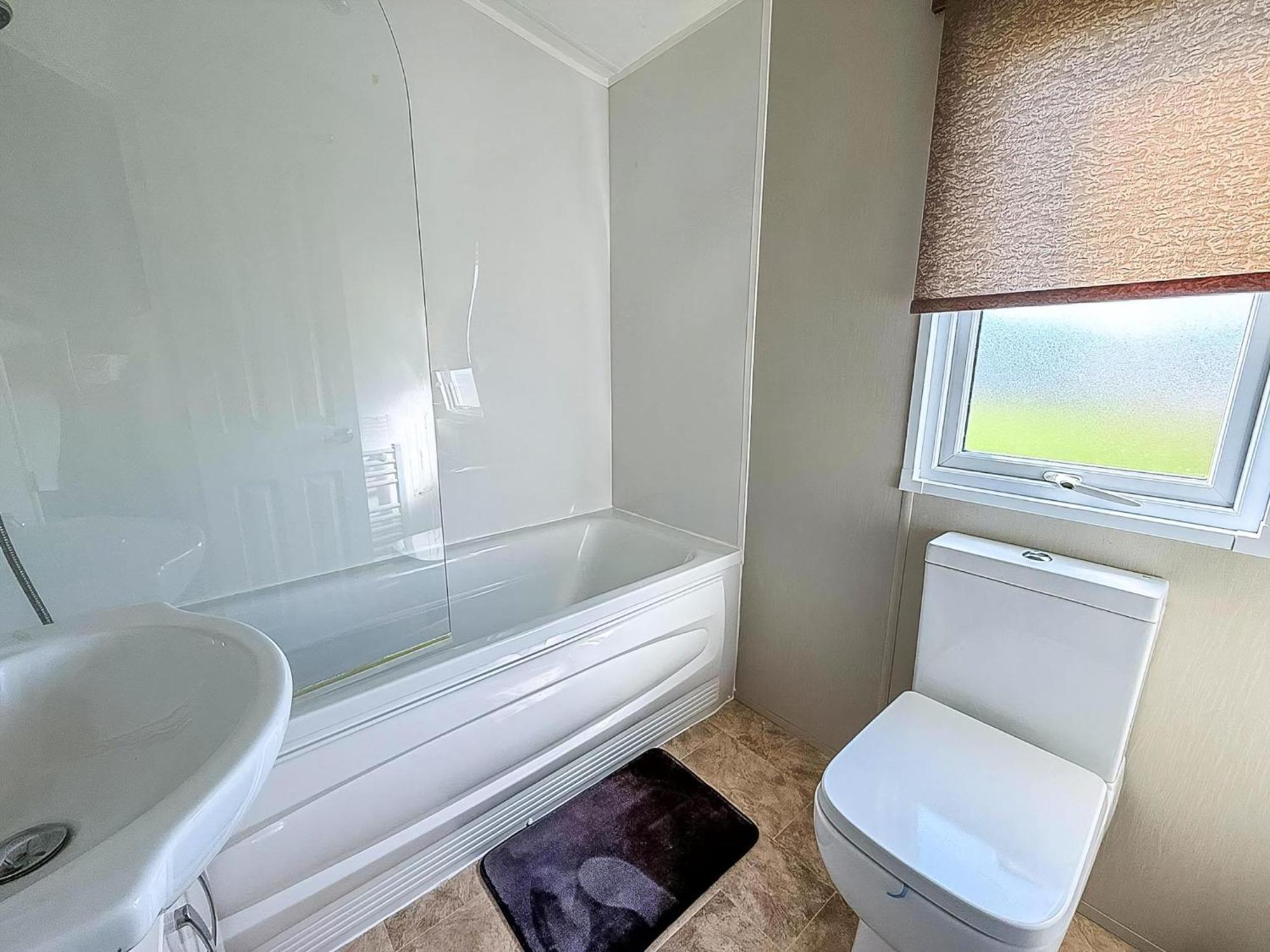 Beautiful Caravan With Decking Wifi At St Osyth Beach Holiday Park Ref 28077Dw 클랙톤온씨 외부 사진