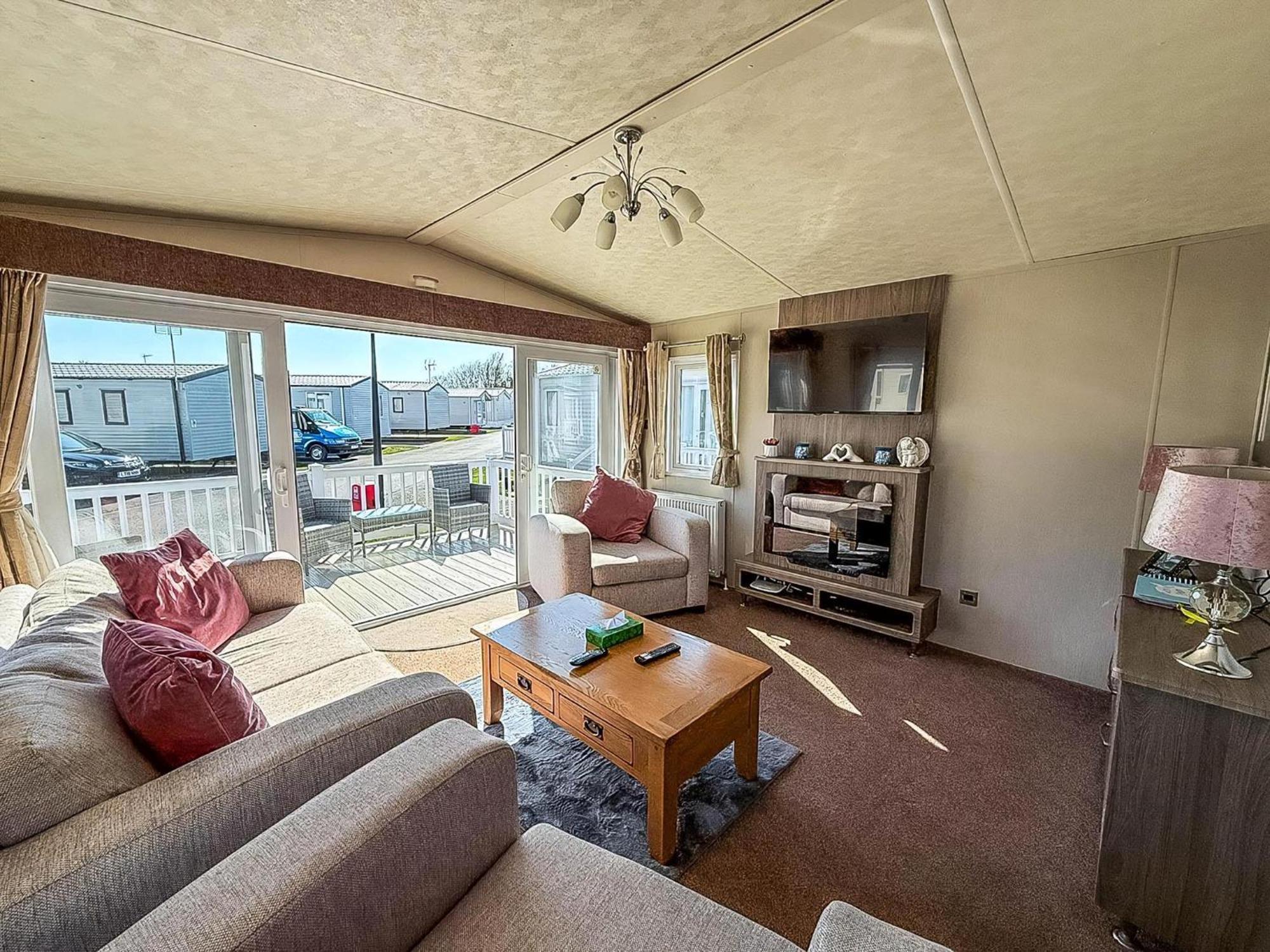 Beautiful Caravan With Decking Wifi At St Osyth Beach Holiday Park Ref 28077Dw 클랙톤온씨 외부 사진