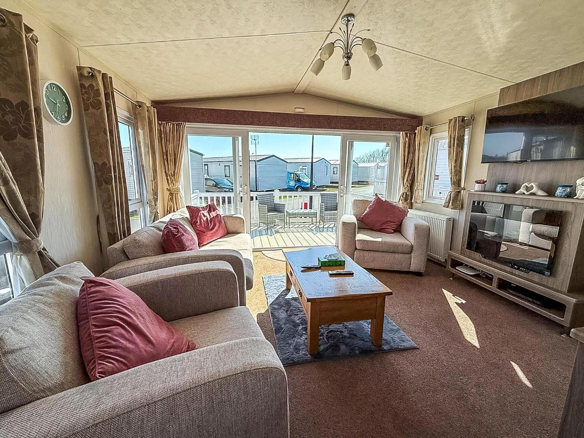 Beautiful Caravan With Decking Wifi At St Osyth Beach Holiday Park Ref 28077Dw 클랙톤온씨 외부 사진